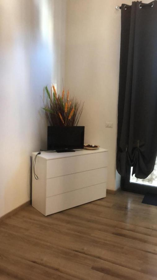 Appartamento Monolocale arredato con una camera Parma Esterno foto