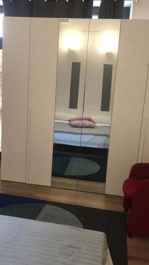 Appartamento Monolocale arredato con una camera Parma Esterno foto