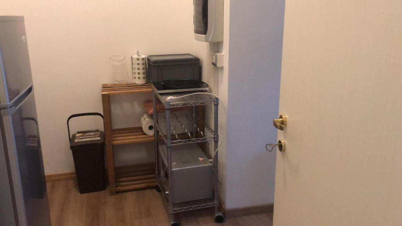 Appartamento Monolocale arredato con una camera Parma Esterno foto