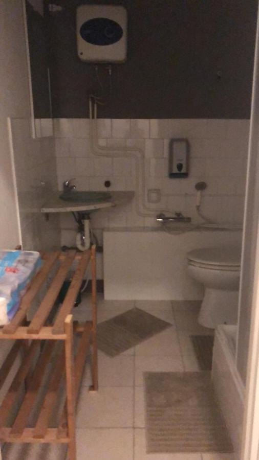 Appartamento Monolocale arredato con una camera Parma Esterno foto