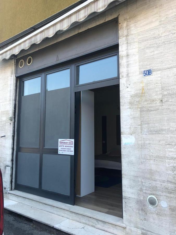 Appartamento Monolocale arredato con una camera Parma Esterno foto